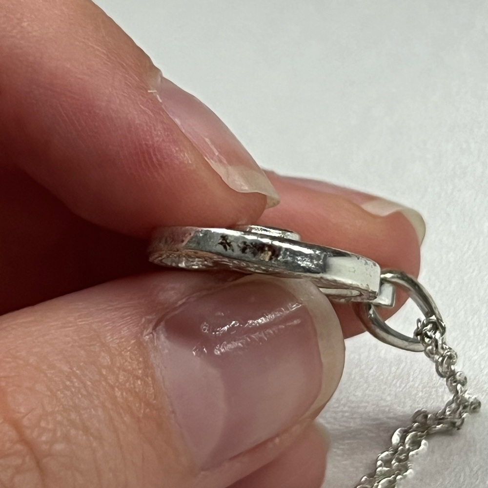 Elegant Silver Pendant Necklace - Picture 6 of 6